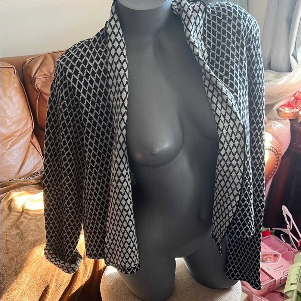 New Kim Rogers Black and White Geometric Blazer Shaw sweater PS